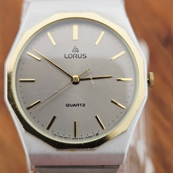 Lorus Men's Silver Link Watch Minimalist Professional Contemporary Elevated Y131 - Picture 2 of 7